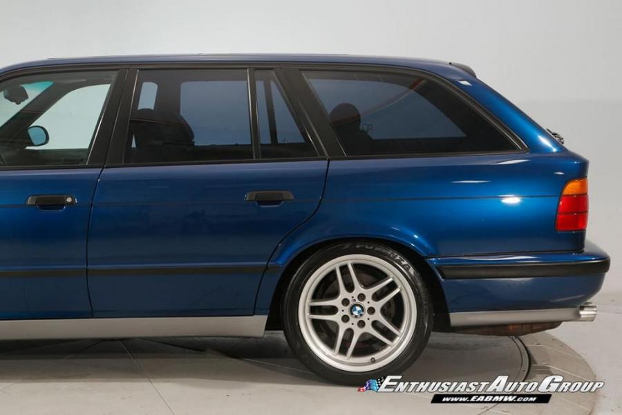 Детали экстерьера BMW M5 Touring (Avus Blue) (WBSHJ91070BL01767) (E34) 1994 года  (фото 45 из 100)